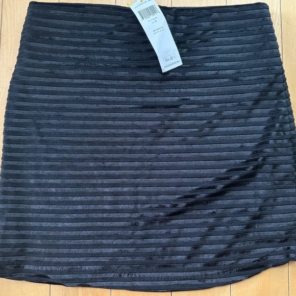 Three BCBGeneration Mini Skirts in size S - Picture 2 of 12